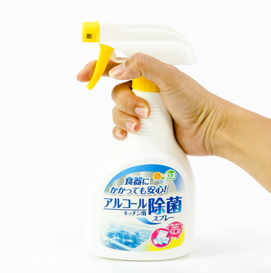 Hand holding a cleaning spray bottle with a white background, MITSUEI Kitchen Bleach Sanitizer Bubble Spray 400ml