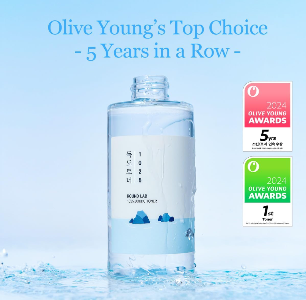 Bottle of Round Lab toner with Olive Young Awards on a blue background, Round Lab 1025 Dokdo Toner 500ml